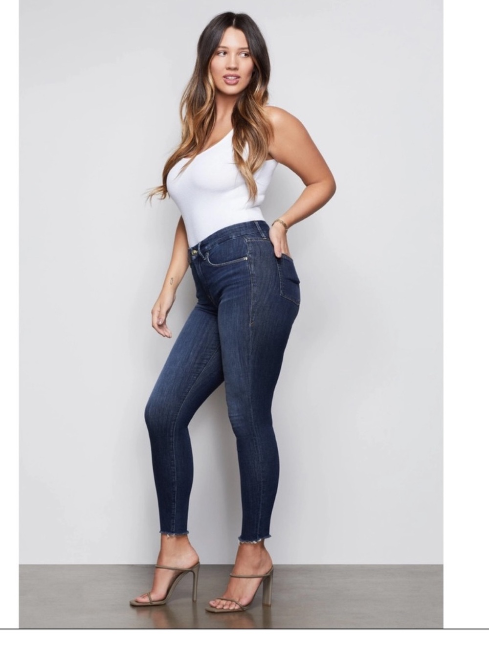 GOOD AMERICAN Good Legs Jeans Raw Hem- sz 8